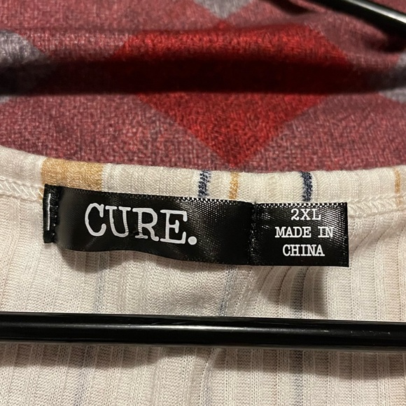CURE 2XL TOP - Picture 4 of 6